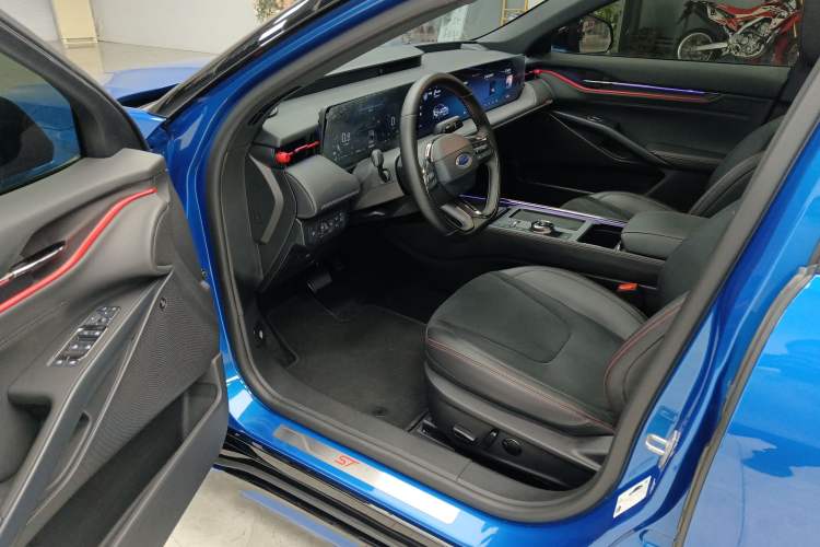 Used Ford EVOS 2022 EcoBoost 245 ST-Line Driver Seat