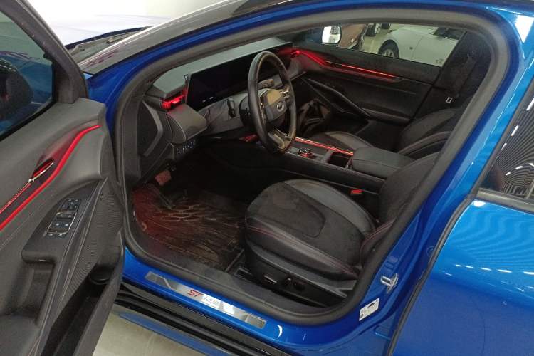 Used Ford EVOS 2022 EcoBoost 245 ST-Line Driver Seat