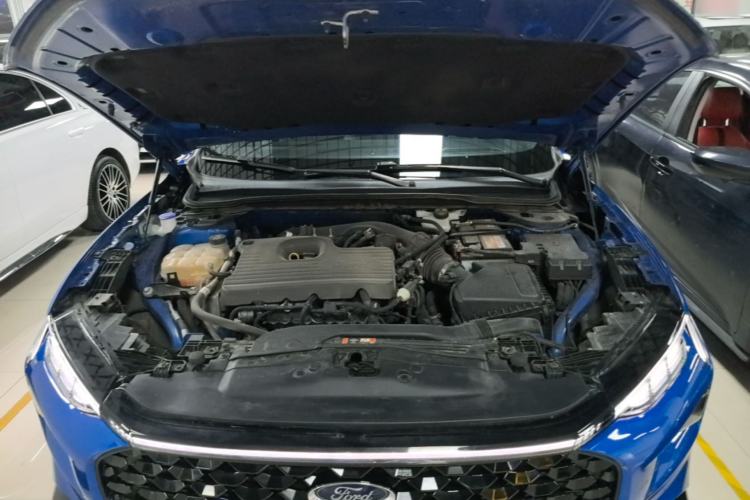 Used Ford EVOS 2022 EcoBoost 245 ST-Line Engine Bay
