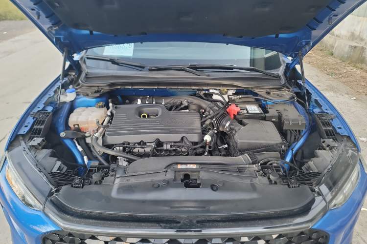 Used Ford EVOS 2022 EcoBoost 245 ST-Line Engine Bay