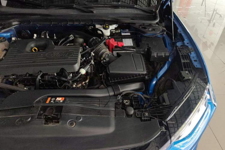 Used Ford EVOS 2022 EcoBoost 245 Sport Edition Engine Bay Left