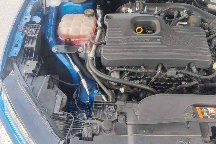 Used Ford EVOS 2022 Facelift EcoBoost 245 ST-Line Engine Bay Right