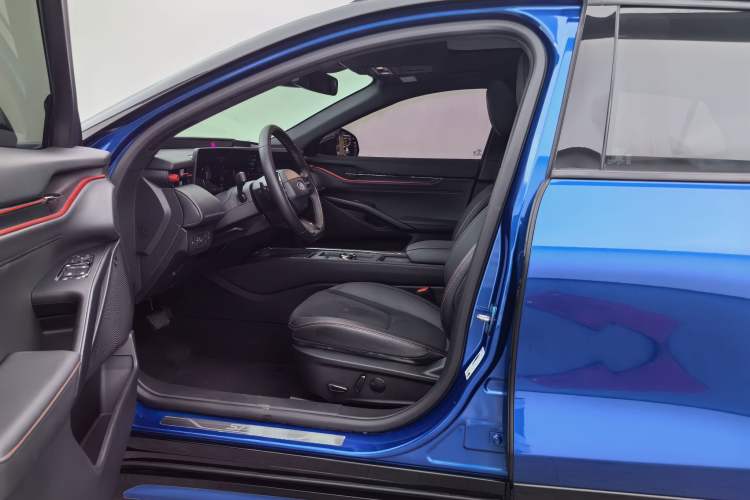 Used Ford EVOS 2022 EcoBoost 245 Sport Edition Interior 1