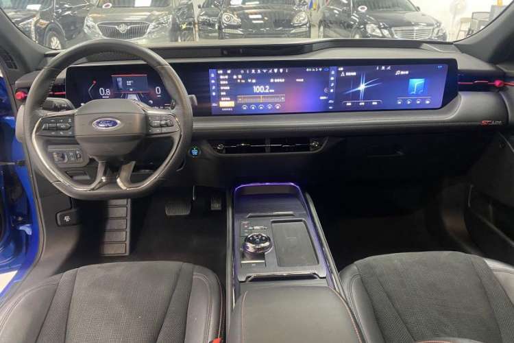 Used Ford EVOS 2022 EcoBoost 245 ST-Line Interior 4
