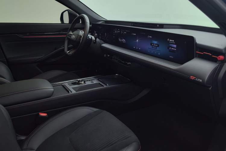 Used Ford EVOS 2022 EcoBoost 245 Sport Edition Interior 5