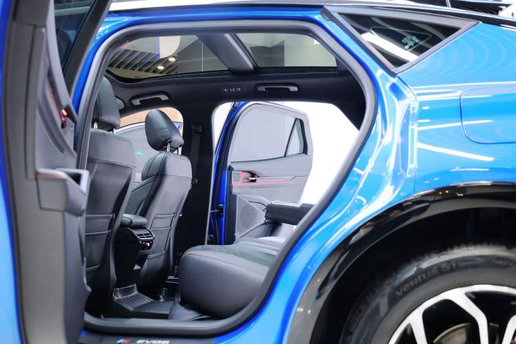 Used Ford EVOS 2022 EcoBoost 245 Sport Edition Interior 8