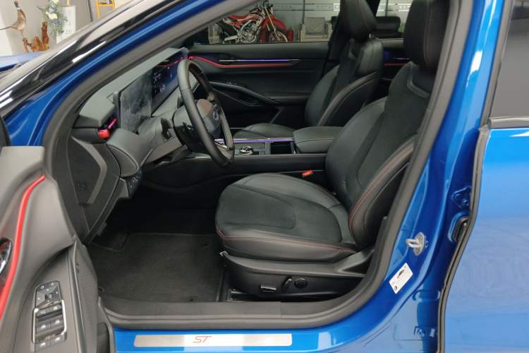 Used Ford EVOS 2022 EcoBoost 245 ST-Line Left Front Seat