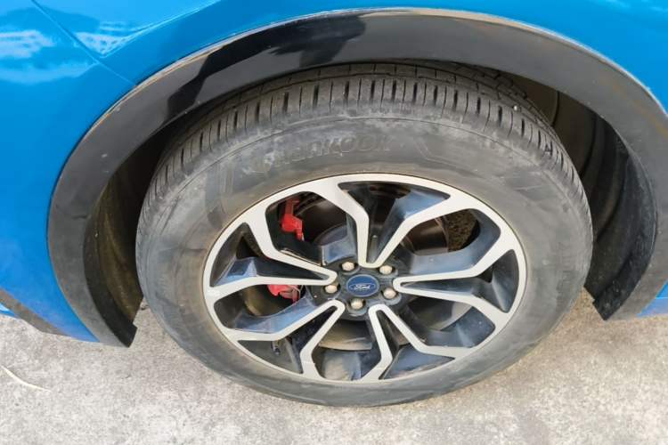 Used Ford EVOS 2022 EcoBoost 245 Sport Edition Left Front Wheel Hub