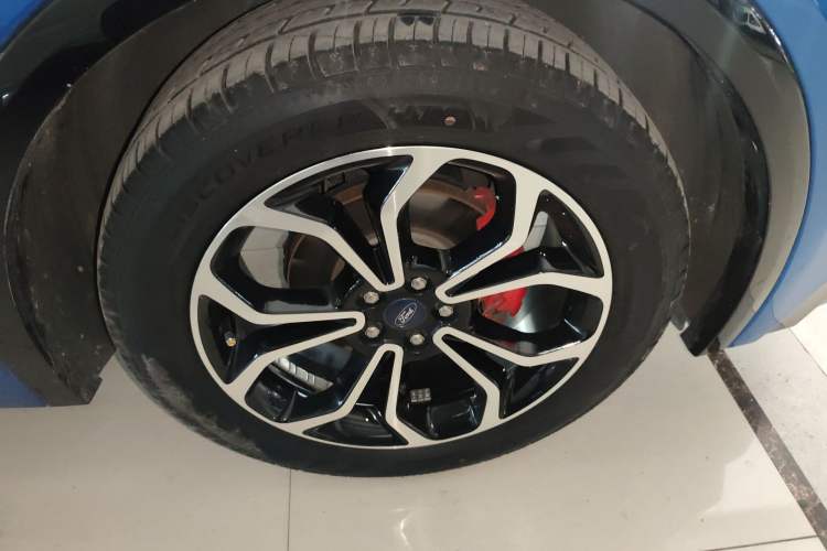 Used Ford EVOS 2022 EcoBoost 245 Sport Edition Right Front Wheel Hub