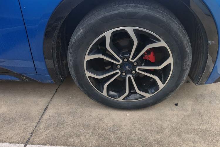 Used Ford EVOS 2022 EcoBoost 245 Sport Edition Right Front Wheel Hub