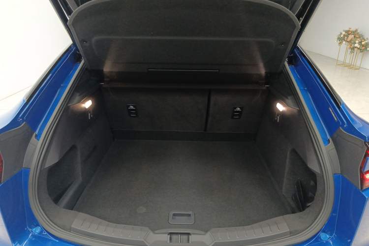 Used Ford EVOS 2022 EcoBoost 245 ST-Line Trunk
