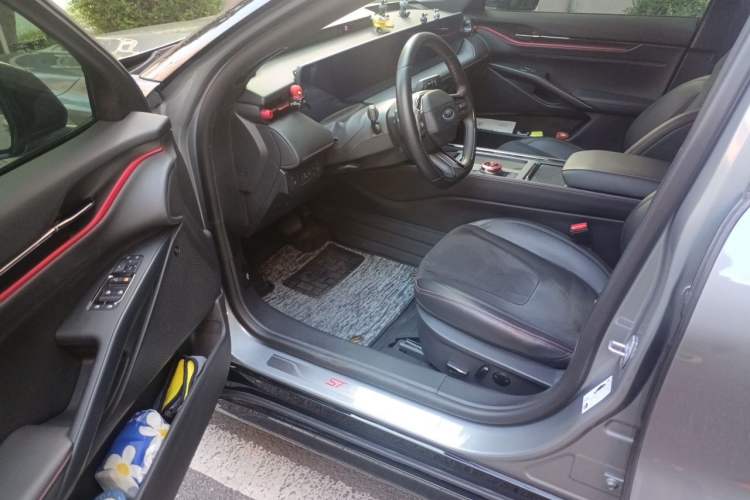 Used Ford EVOS 2022 EcoBoost 245 ST-Line Driver Seat