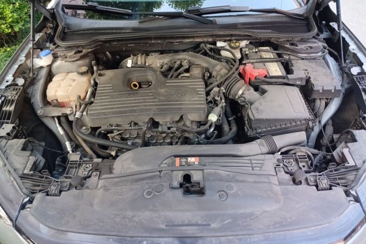 Used Ford EVOS 2022 EcoBoost 245 ST-Line Engine Bay