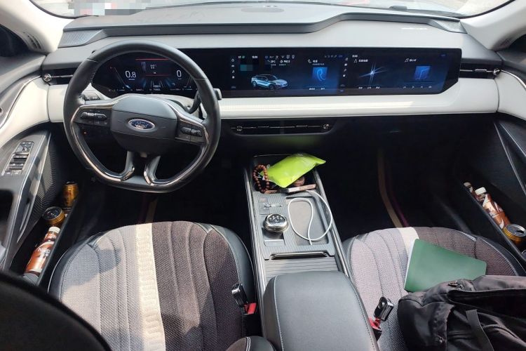 Used Ford EVOS 2022 EcoBoost 245 Style Edition Center Console