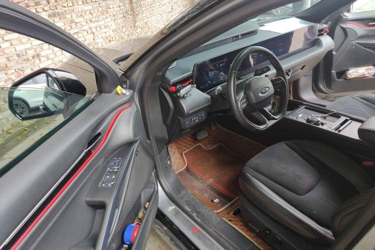 Used Ford EVOS 2022 EcoBoost 245 Sport Edition Driver Seat
