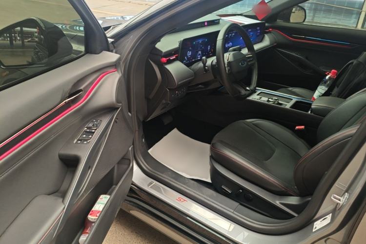 Used Ford EVOS 2022 EcoBoost 245 Sport Edition Driver Seat