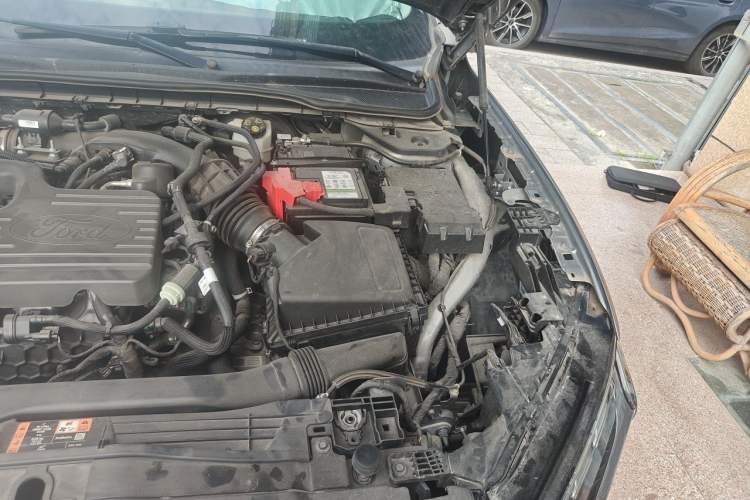 Used Ford EVOS 2022 EcoBoost 245 Style Edition Engine Bay Left