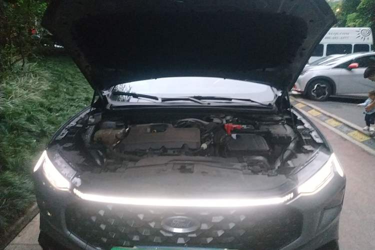 Used Ford EVOS 2022 EcoBoost 245 ST-Line Engine Bay