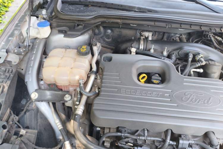 Used Ford EVOS 2022 EcoBoost 245 Sport Edition Engine Bay Right