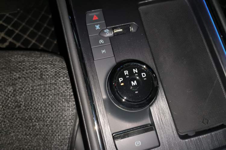 Used Ford EVOS 2022 EcoBoost 245 Sport Edition Gear Lever