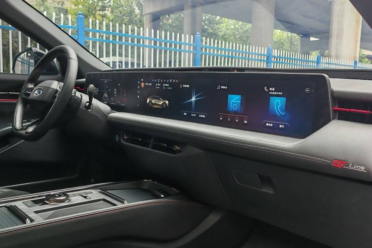 Used Ford EVOS 2022 EcoBoost 245 Sport Edition Interior 9