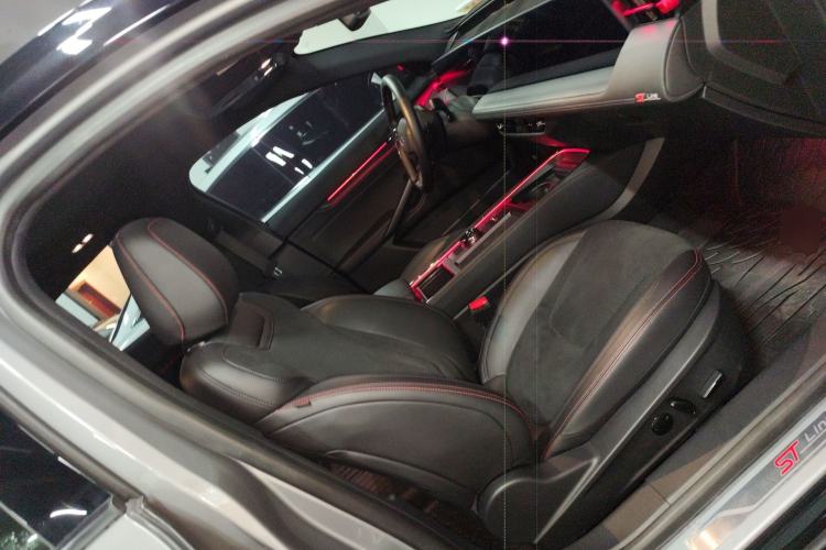 Used Ford EVOS 2022 EcoBoost 245 ST-Line Right Front Seat
