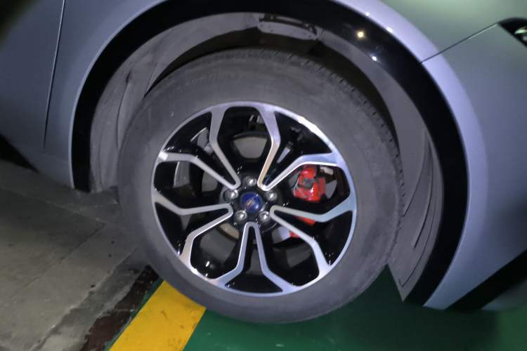 Used Ford EVOS 2022 EcoBoost 245 Sport Edition Right Front Wheel Hub