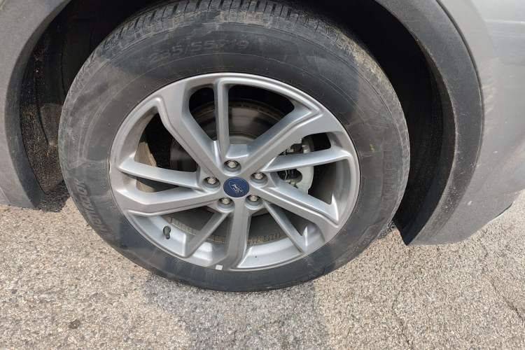 Used Ford EVOS 2022 EcoBoost 245 Style Edition Right Front Wheel Hub