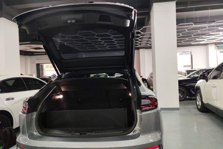 Used Ford EVOS 2022 EcoBoost 245 ST-Line Trunk
