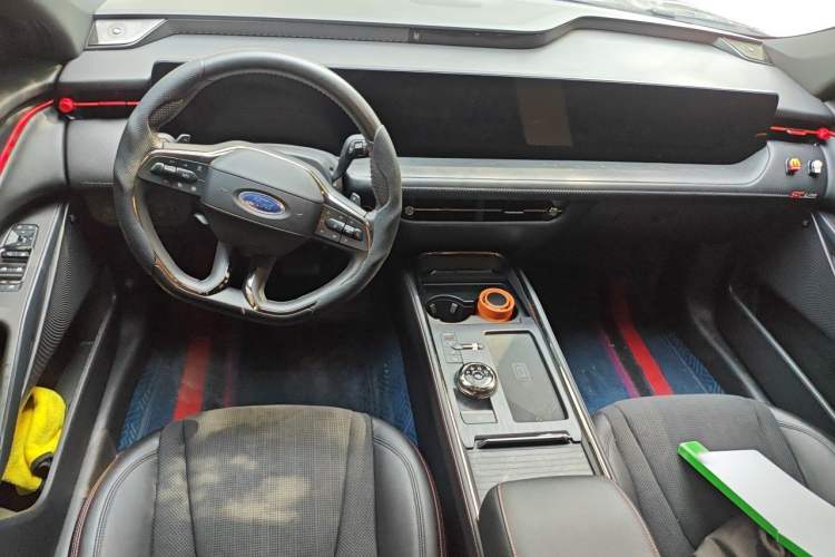 Used Ford EVOS 2022 EcoBoost 245 ST-Line Center Console