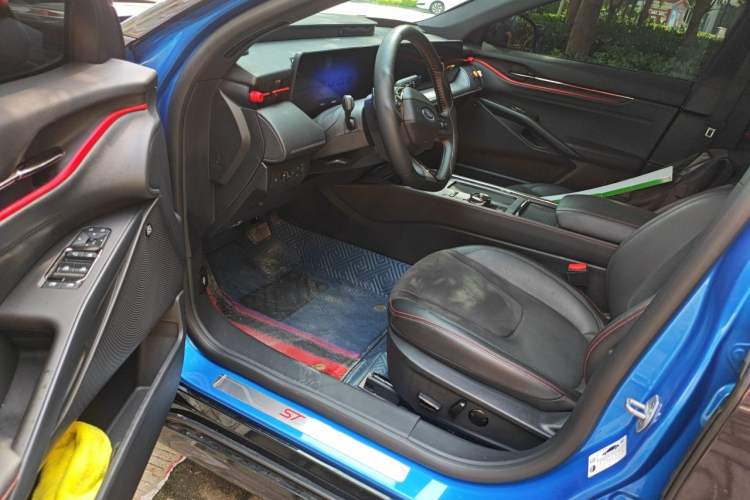 Used Ford EVOS 2022 EcoBoost 245 ST-Line Driver Seat