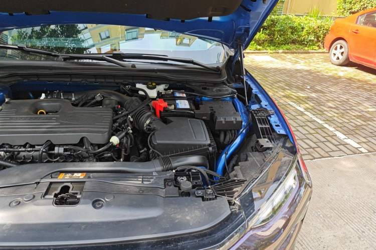 Used Ford EVOS 2022 EcoBoost 245 ST-Line Engine Bay Left