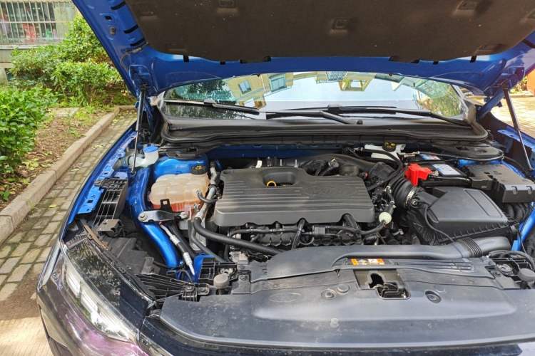 Used Ford EVOS 2022 EcoBoost 245 ST-Line Engine Bay Right