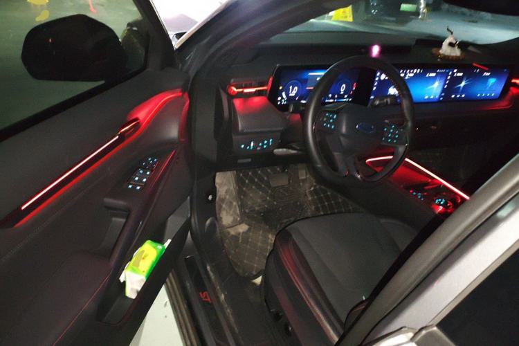 Used Ford EVOS 2022 EcoBoost 245 Sport Edition Driver Seat