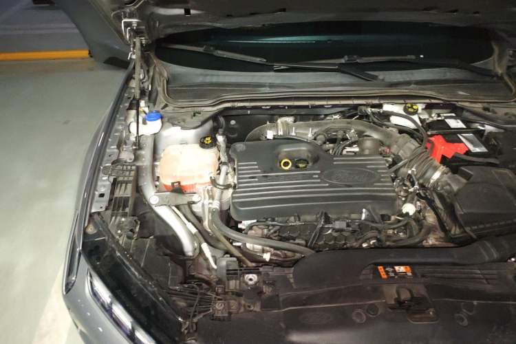Used Ford EVOS 2022 EcoBoost 245 Sport Edition Engine Bay Right
