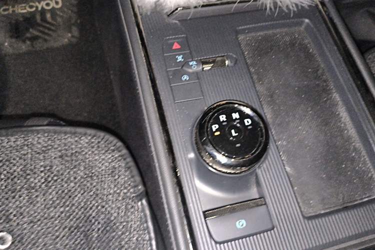 Used Ford EVOS 2022 EcoBoost 245 Style Edition Gear Lever