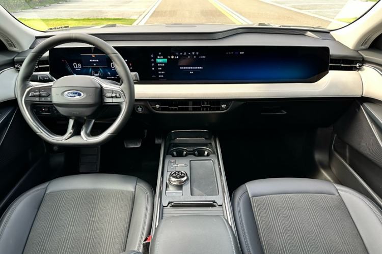 Used Ford EVOS 2022 EcoBoost 245 Style Edition Interior 2