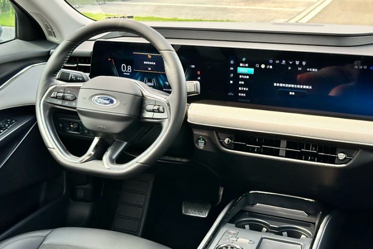 Used Ford EVOS 2022 EcoBoost 245 Style Edition Interior 3