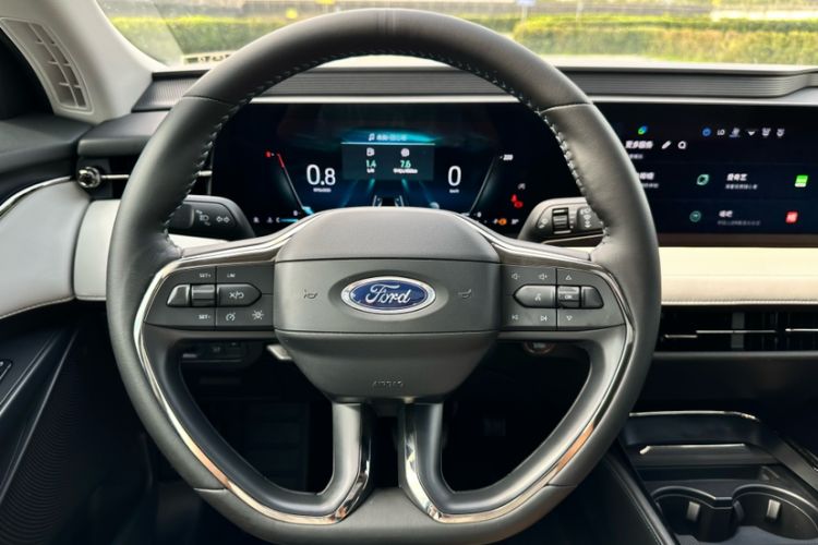 Used Ford EVOS 2022 EcoBoost 245 Style Edition Interior 4