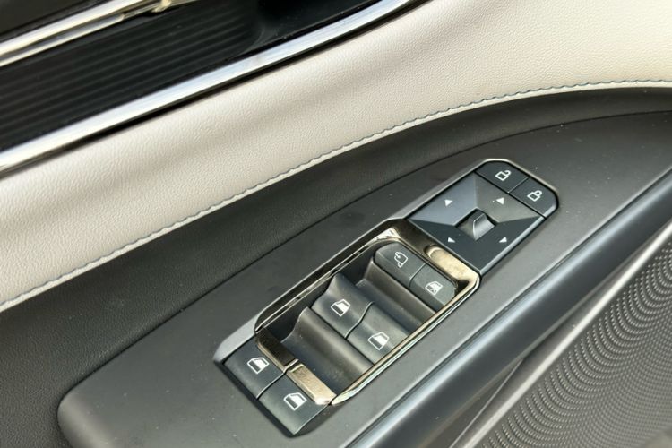 Used Ford EVOS 2022 EcoBoost 245 Style Edition Interior 9