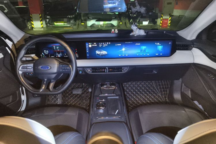 Used Ford EVOS 2022 EcoBoost 245 Style Edition Center Console