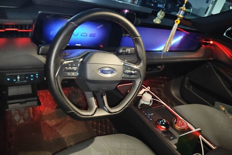 Used Ford EVOS 2022 EcoBoost 245 ST-Line Center Console