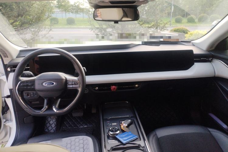 Used Ford EVOS 2022 EcoBoost 245 Style Edition Center Console