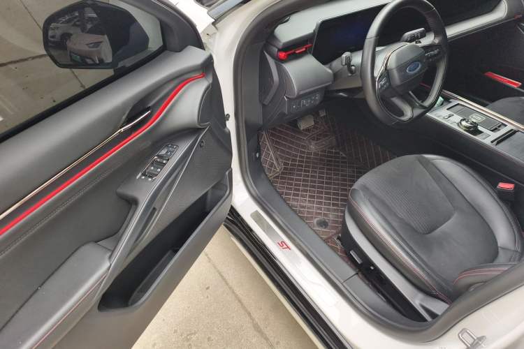 Used Ford EVOS 2022 EcoBoost 245 Sport Edition Driver Seat