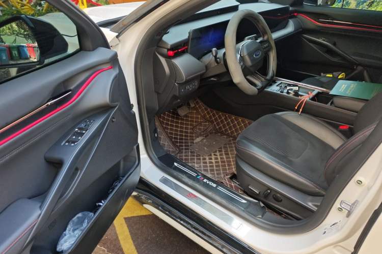 Used Ford EVOS 2022 EcoBoost 245 Sport Edition Driver Seat