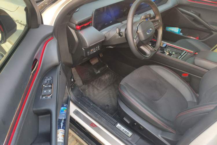Used Ford EVOS 2022 Facelift EcoBoost 245 ST-Line Driver Seat