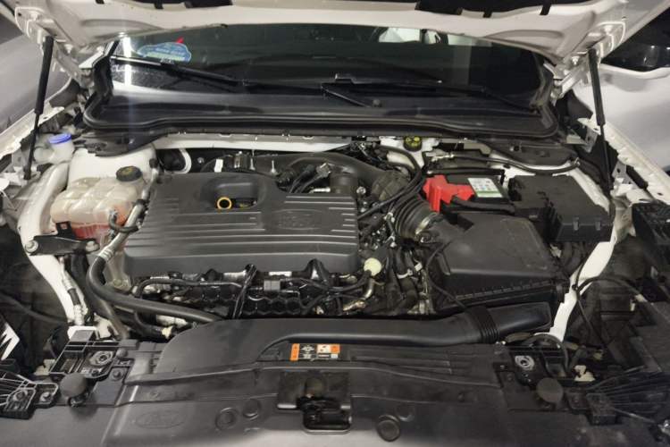 Used Ford EVOS 2022 EcoBoost 245 Sport Edition Engine Bay