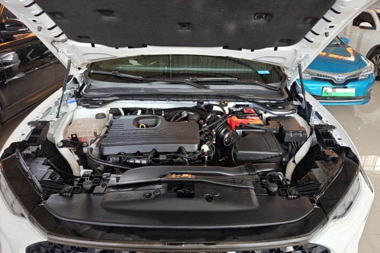 Used Ford EVOS 2022 EcoBoost 245 ST-Line Engine Bay