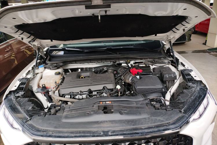 Used Ford EVOS 2022 EcoBoost 245 ST-Line Engine Bay