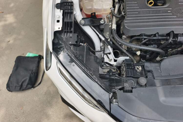 Used Ford EVOS 2022 EcoBoost 245 Sport Edition Engine Bay Right